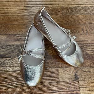 Zara Little Girl Size 12 Gold Flat shoes worn once in great condition